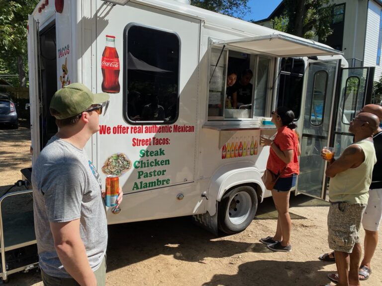 Strut food truck